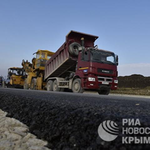 Строители уложили 18 километров асфальта трассы "Таврида" РИА Крым