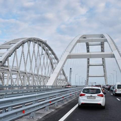 В ГД ответили на желание Киева наказать блогера за поездку по мосту в Крым  